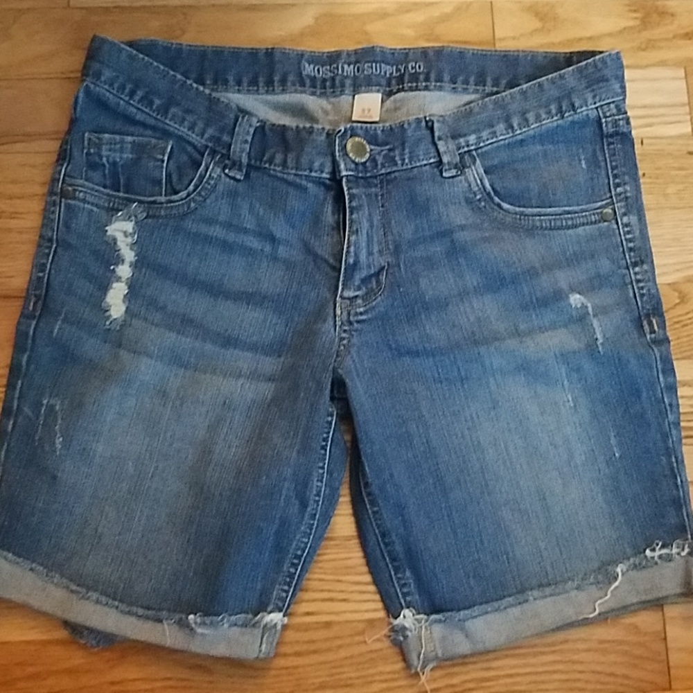 Mossimo Bermuda Jean Shorts. Size 7.